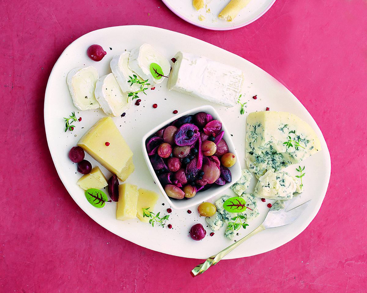 Маринованный виноград к сырам