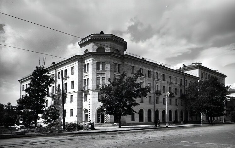 Фотография здания 50-х годов