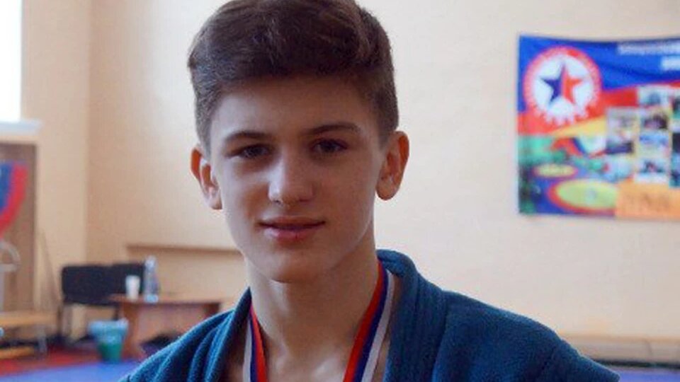 «Моего брата нашли, его больше нет»: 14-летний спортсмен погиб во время забега в детском лагере