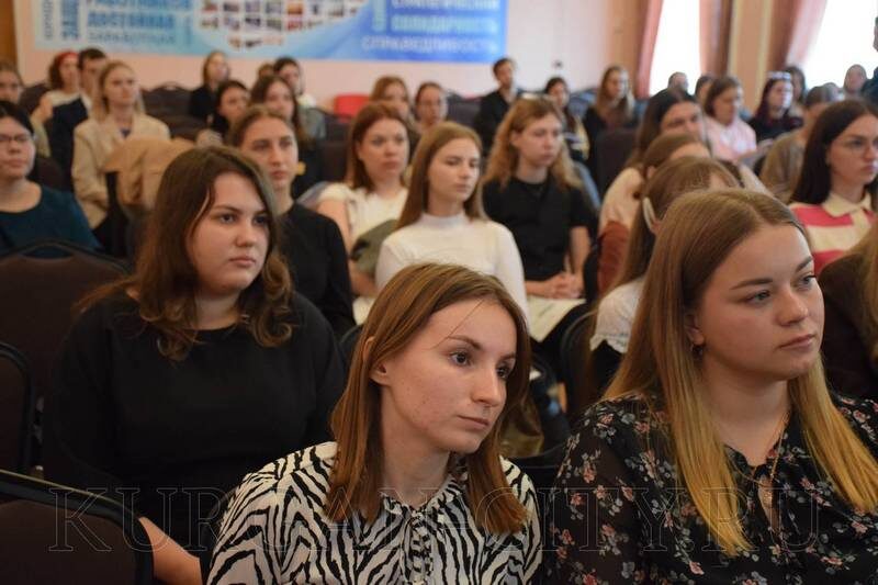В Кургане прошло чествование начинающих молодых педагогов