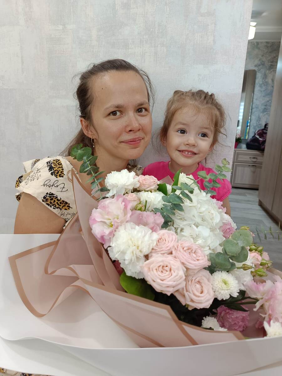 Мы в цветнике 😁 Подарок от родителей моего класса