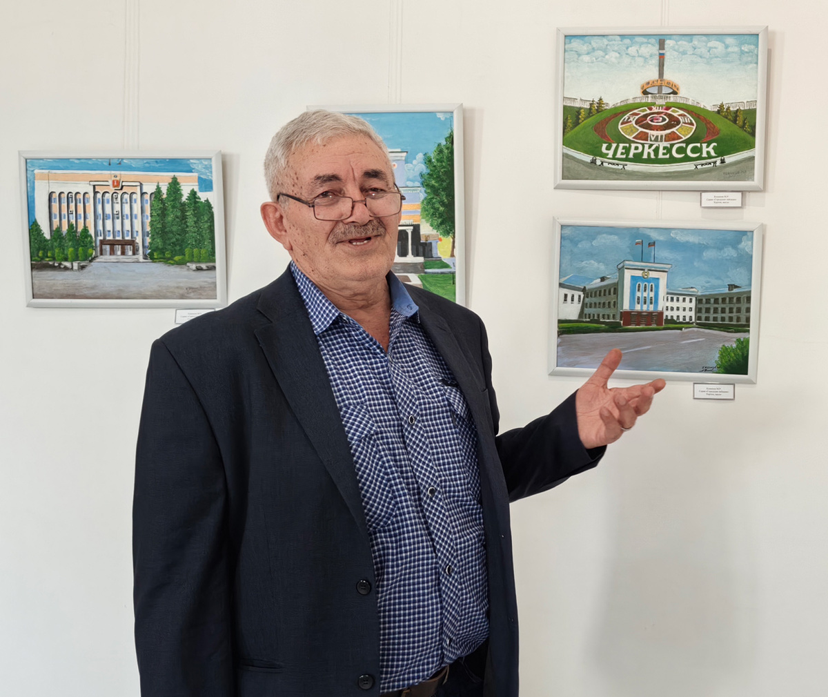 Музакир Кешоков посвятил Черкесску множество своих картин. Фото автора.