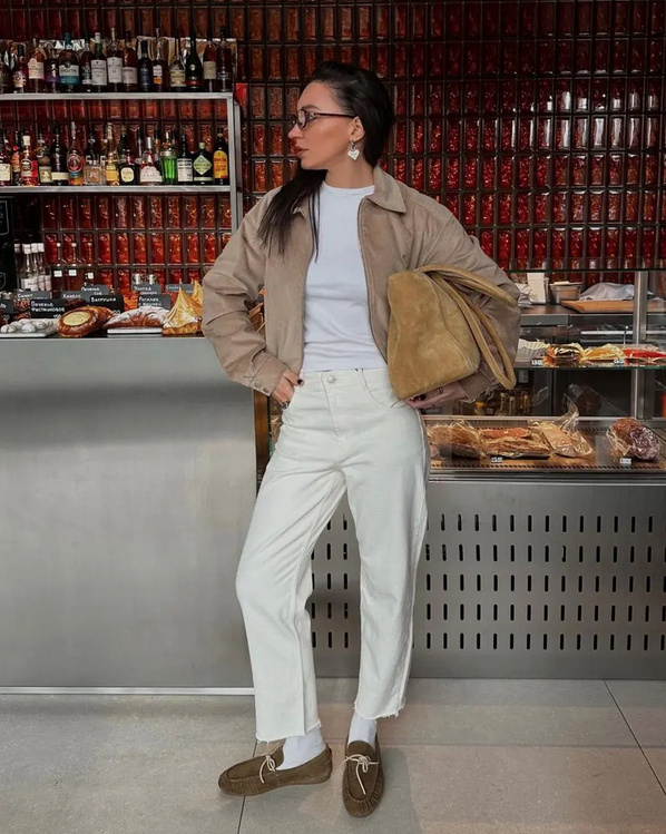    Замша – самый актуальный материал сезона.соцсети @aleksandramaksimovaa