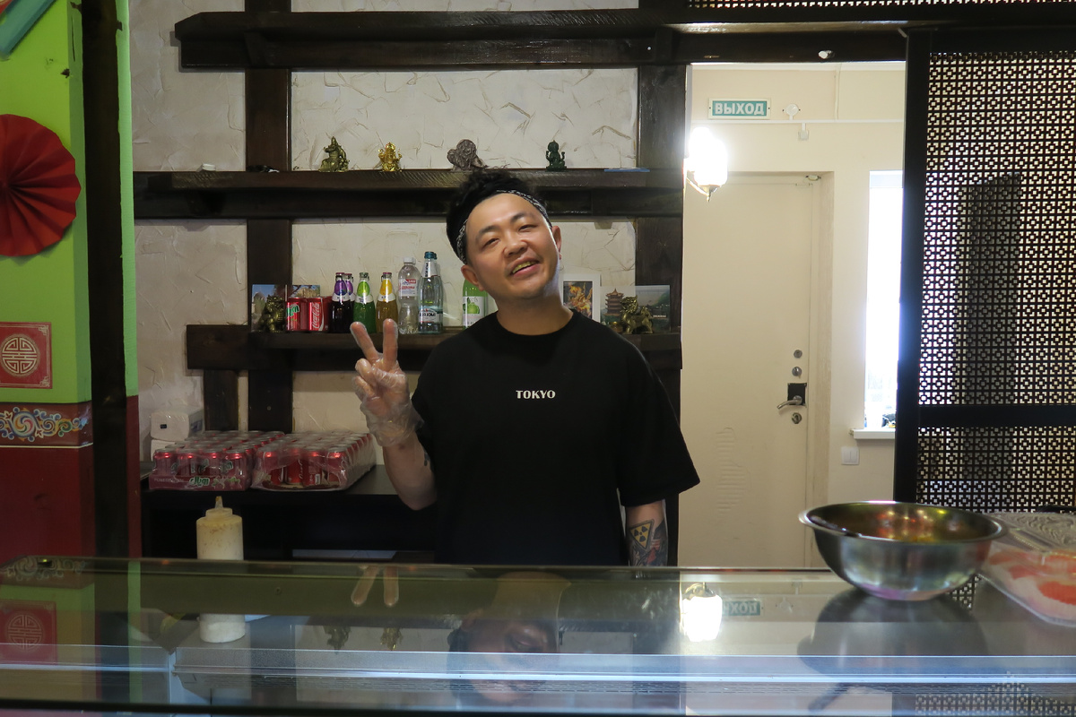 АЗИАТСКАЯ СТОЛОВАЯ. Фрунзе 48. Фото автора.