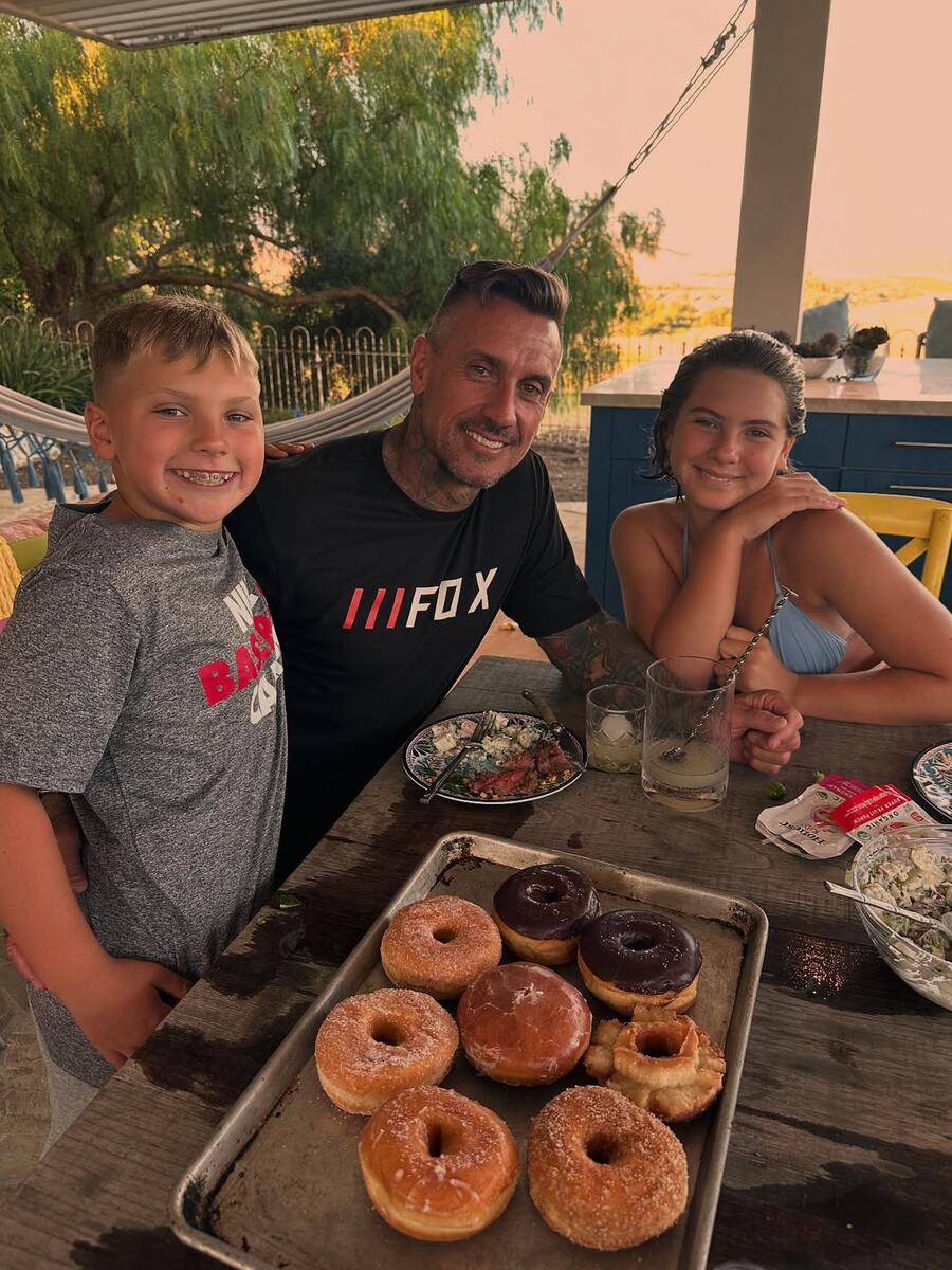 Кэри Харт с сыном Джеймсоном и дочкой Уиллоу