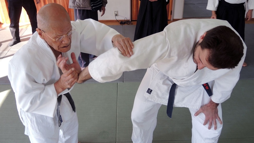 Тиба Цугутака выполняет гяку удэ дори на Гийоме Эрар.