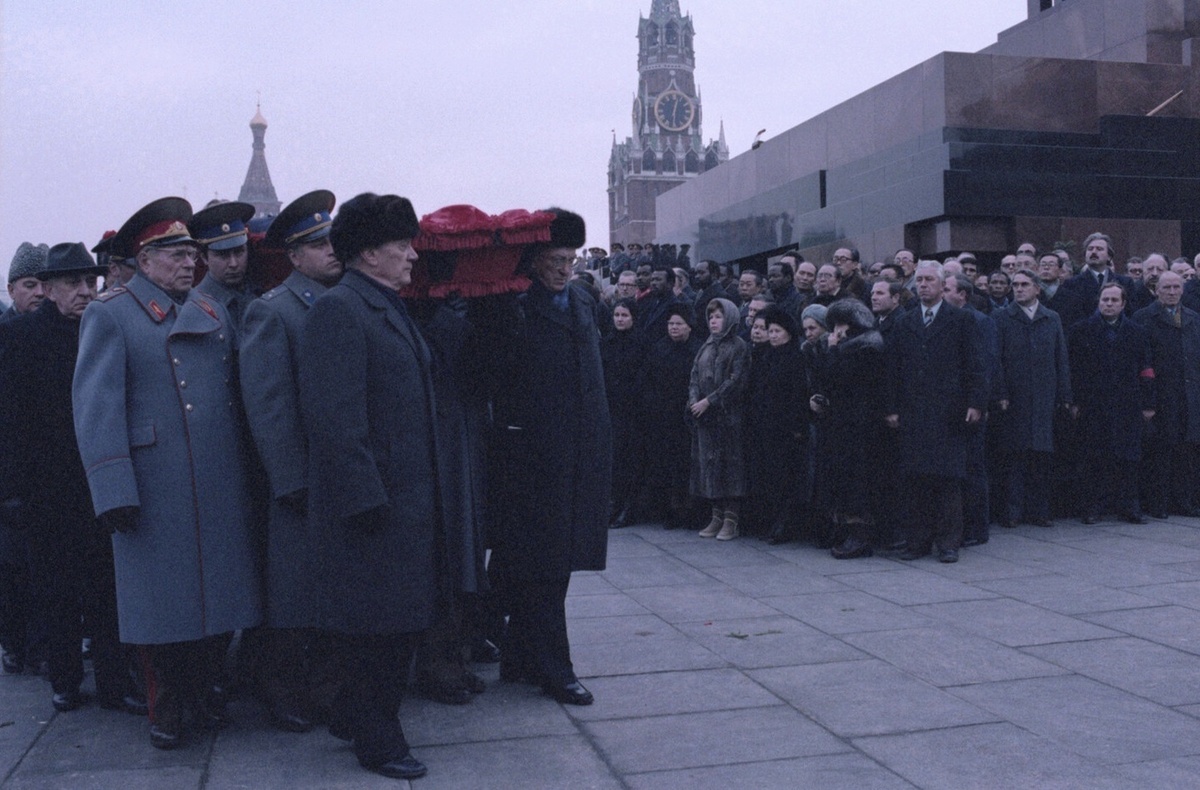 Брежнева в последний путь провожала вся страна