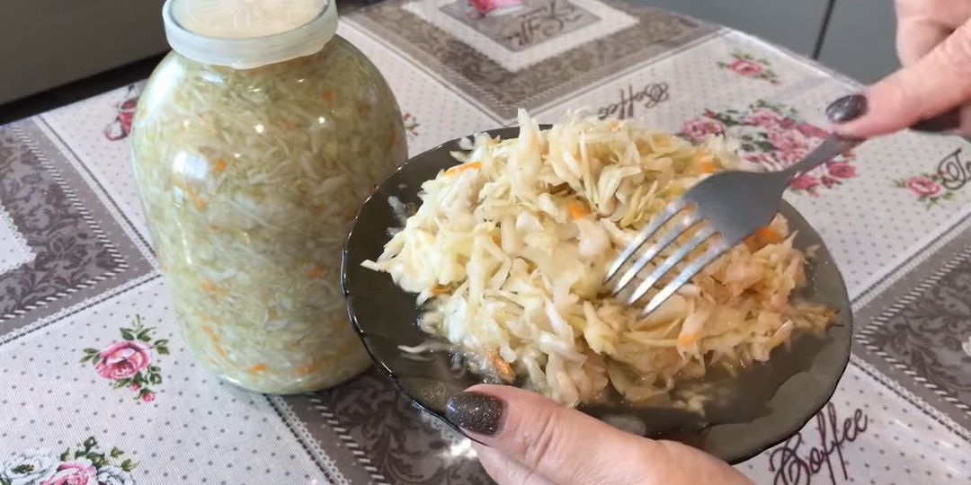 Квашеная капуста по бабушкиному рецепту. В собственном соку, как раньше.