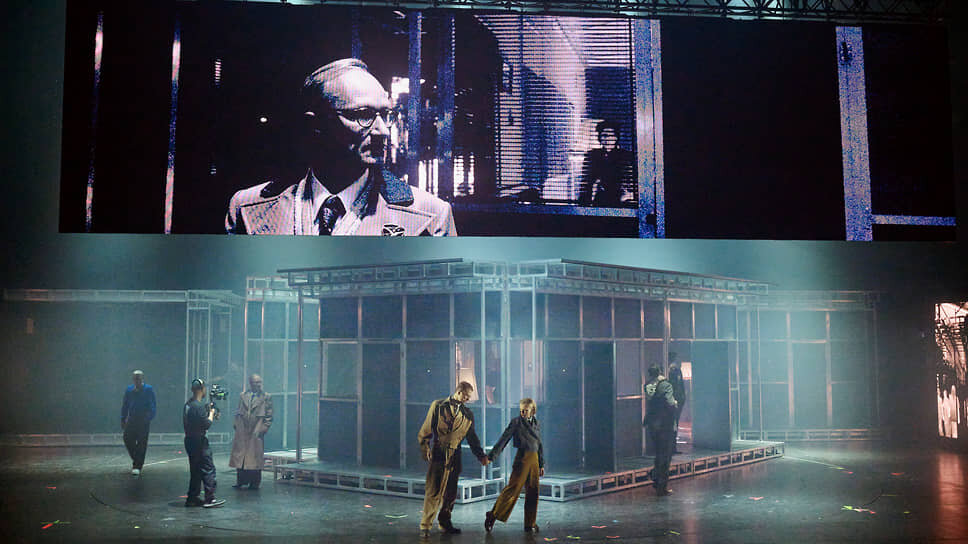 Спектакль «Оракул» режиссера Лукаша Тварковского на фестивале «Руртриеннале».📷Фото: Katrin Ribbe / Ruhrtriennale