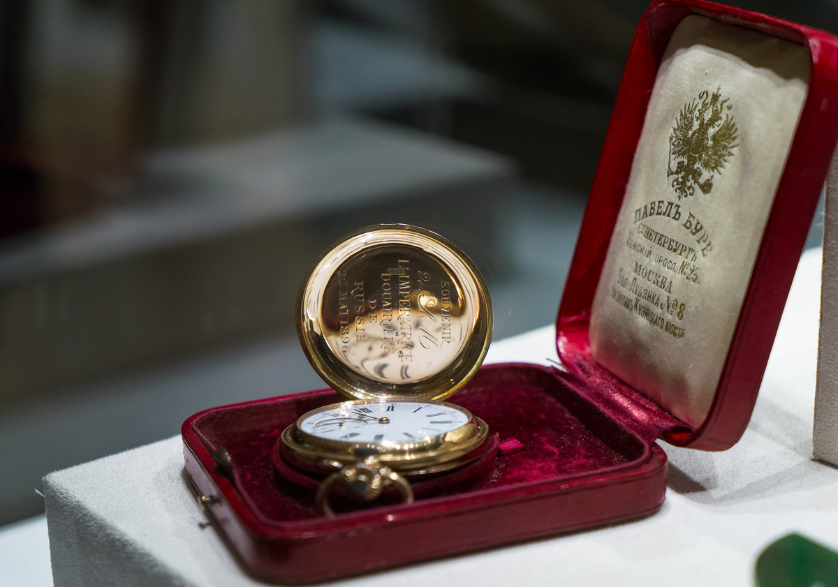    Часы торговой марки «Павел Буре» в Музее Фаберже в Санкт-Петербурге