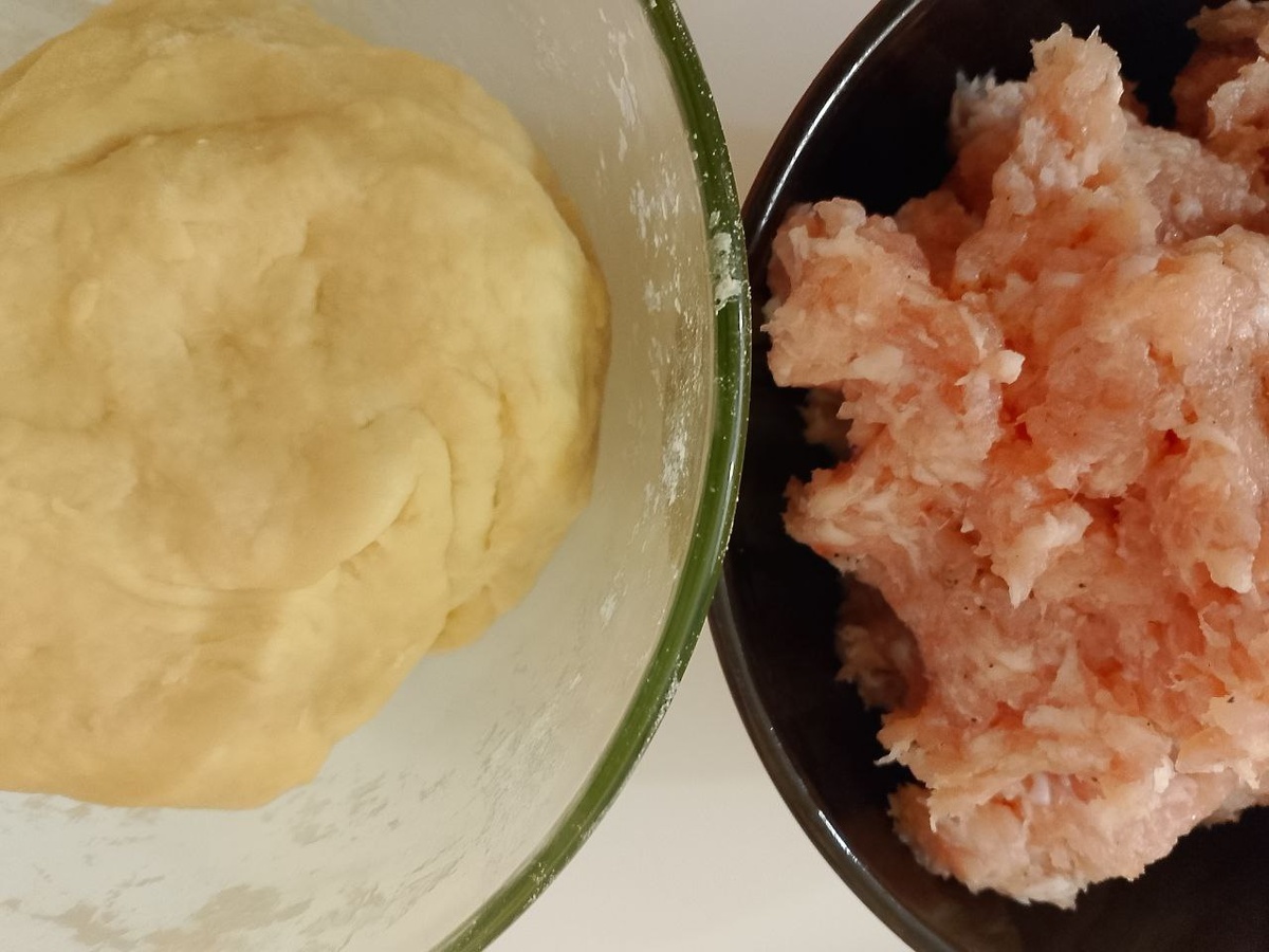 Тесто и фарш на пельмени