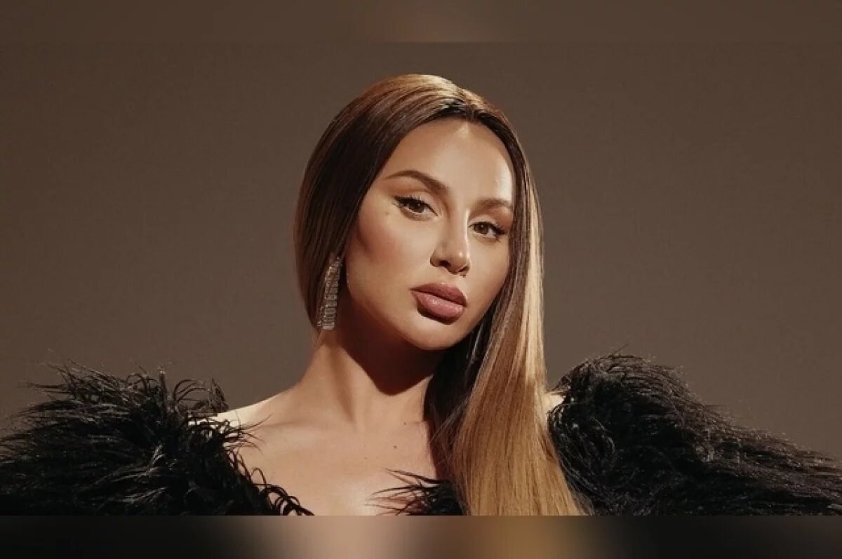    На этот раз в центре внимания оказался неожиданный музыкальный конфликт между лейблом популярной исполнительницы Анны Асти и татаро-башкирской артисткой Гульназ Асаевой.