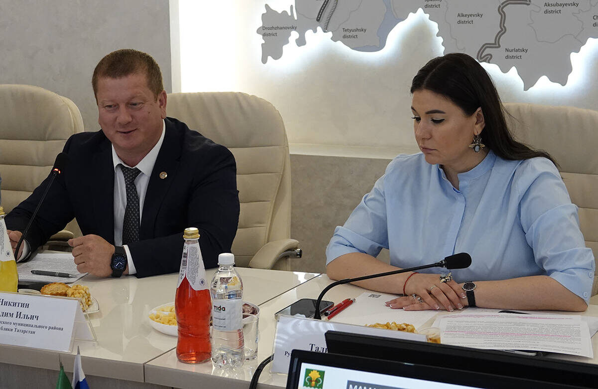 Инвестиционный потенциал Мамадышского района сегодня презентовал глава Вадим Никитин в Агентстве у Талии Минуллиной на «Муниципальном часе»Фото: предоставлено АИР РТ