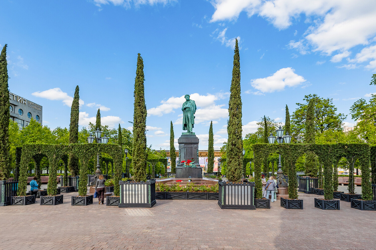 И снова кадки. Фото с mos.ru