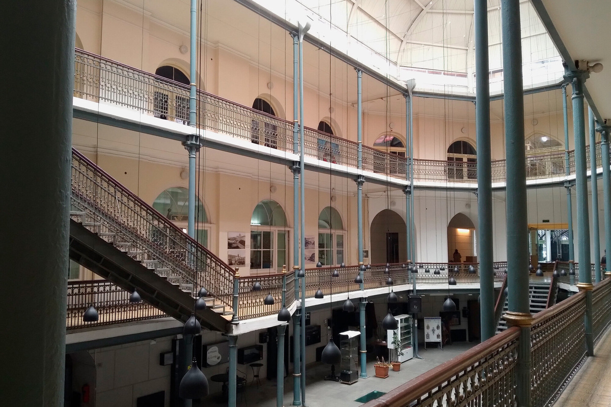 Даже само здание Музея истории внутри приковывает внимание. Фото: Кристина Рудич