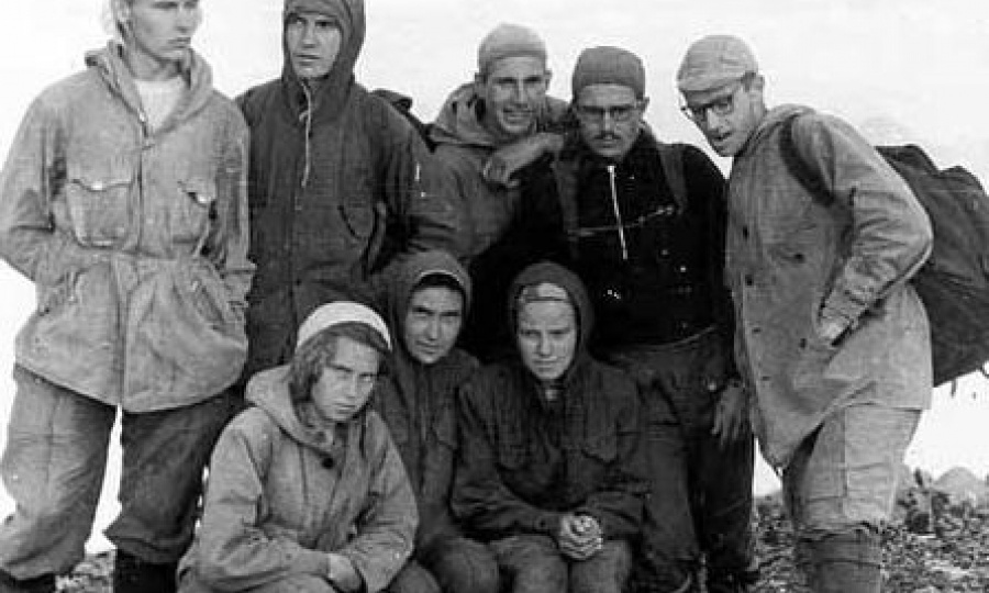 В группе Дятлова был человек с чужой биографией. Кого на самом деле похоронили под именем Семёна Золотарёва?