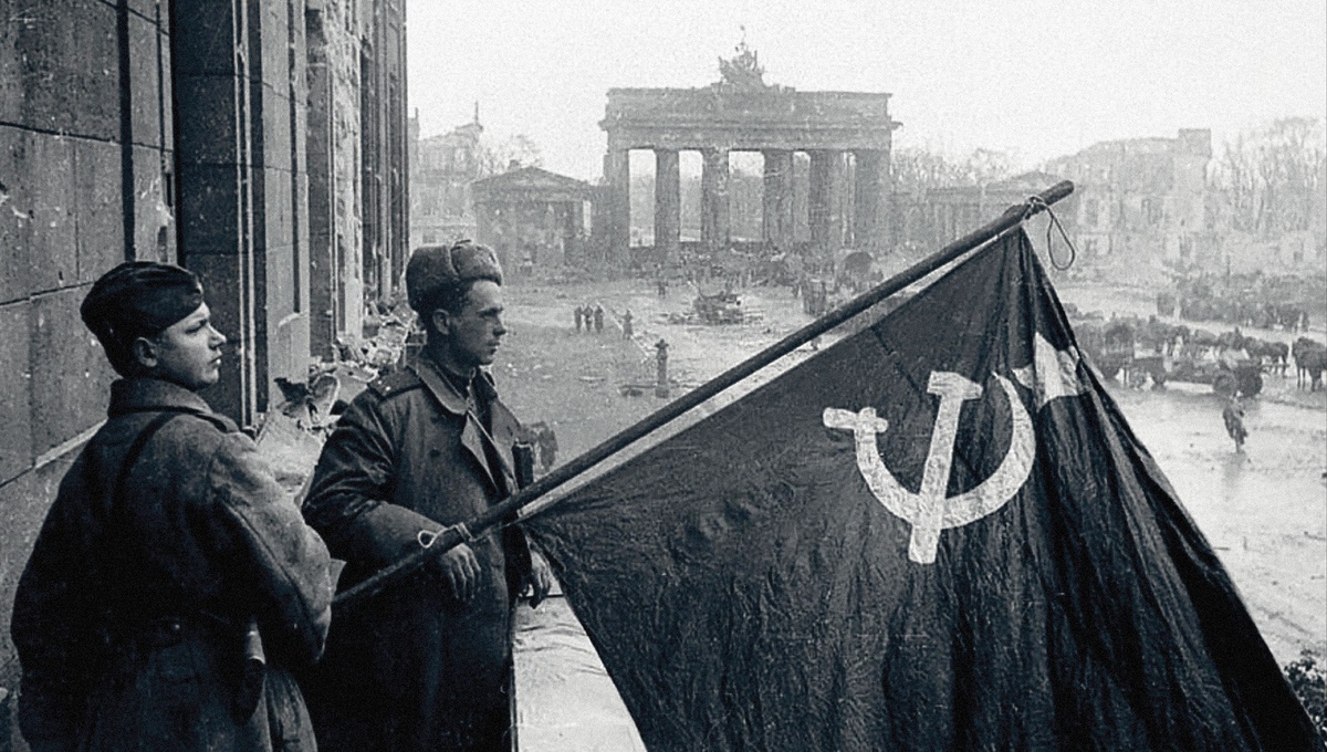 Красная Армия в Берлине после взятия города