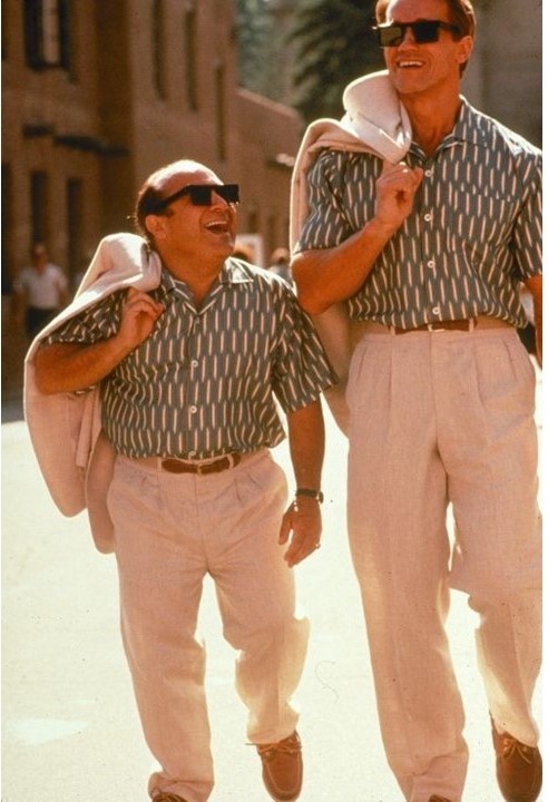 кадр из фильма "Близнецы" :) 