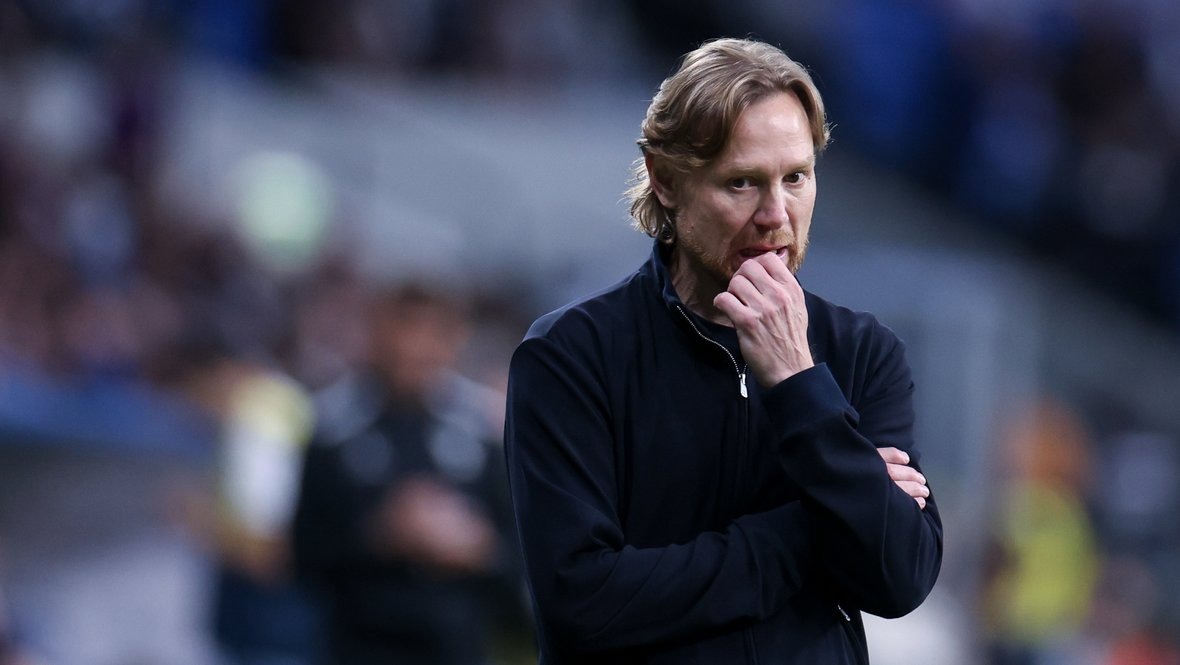 Валерий Карпин