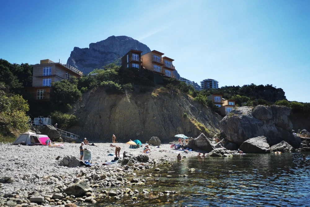 Горе-глэмпинг в Севастополе, который так и не открылся. Фото: Российская газета/ Юлия Крымова