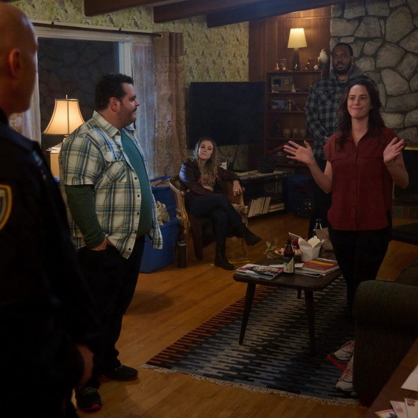     Чёрная комедия «Дело семейное» с Каей Скоделарио и Джошем Гадом выйдет в России в ноябре