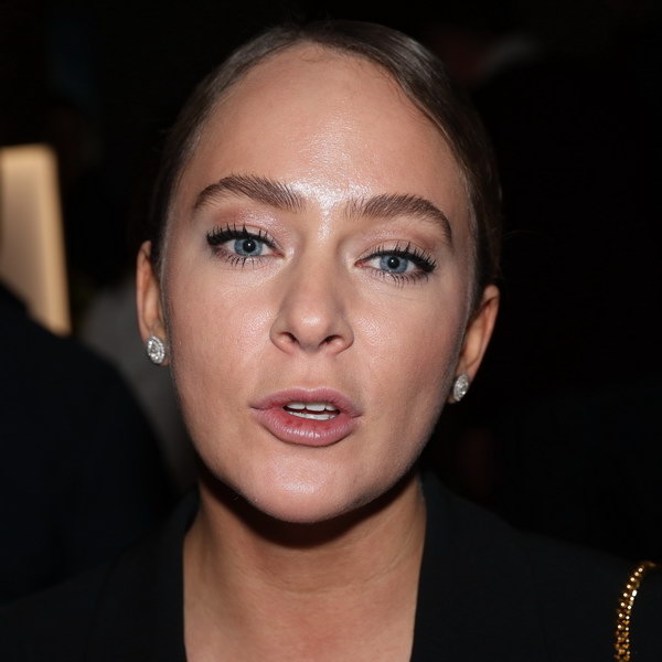     Аглае Тарасовой запретили пользоваться связью и выходить из дома по ночам