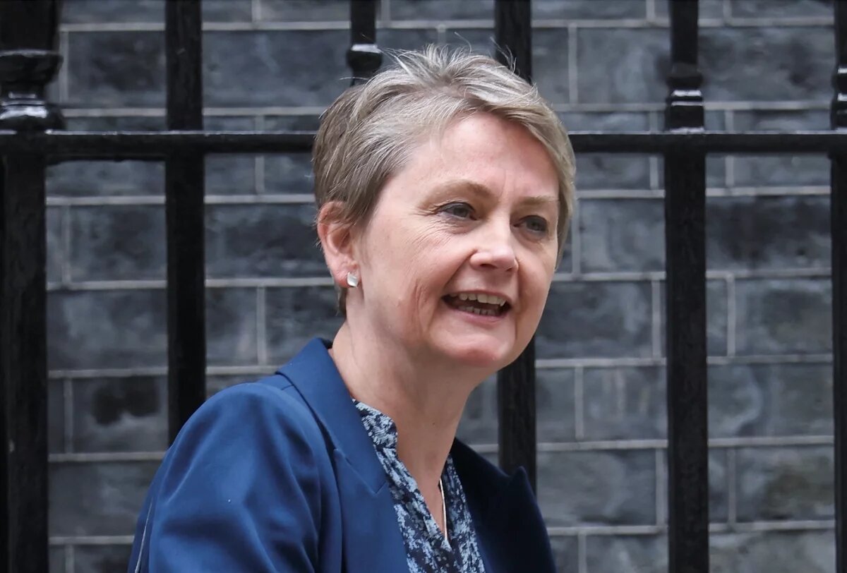    Sky News: новой главой МИД Великобритании назначили Иветт Купер