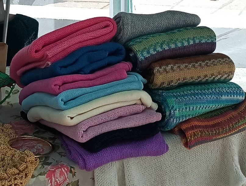 Фото автора. Палантины и джемпера