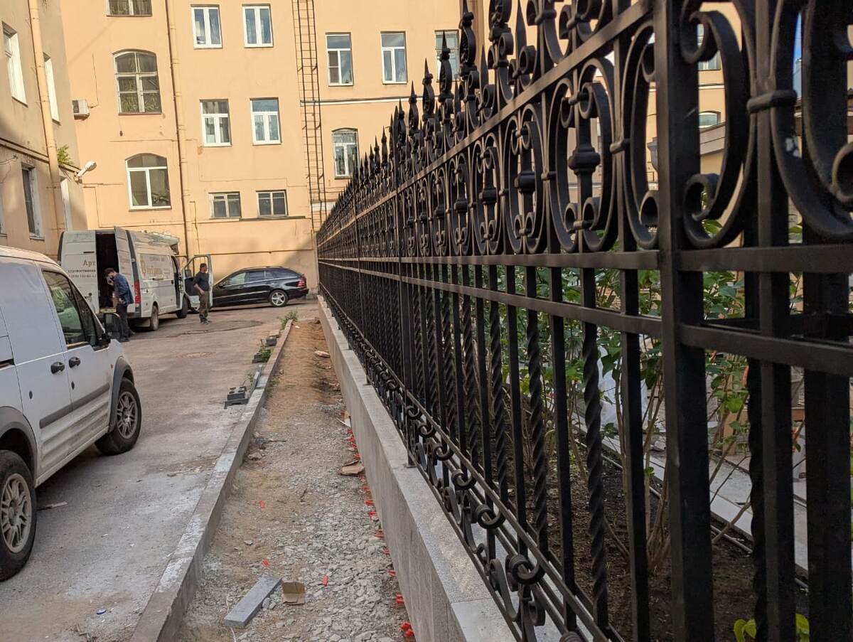 Кованый забор в Санкт-Петербурге