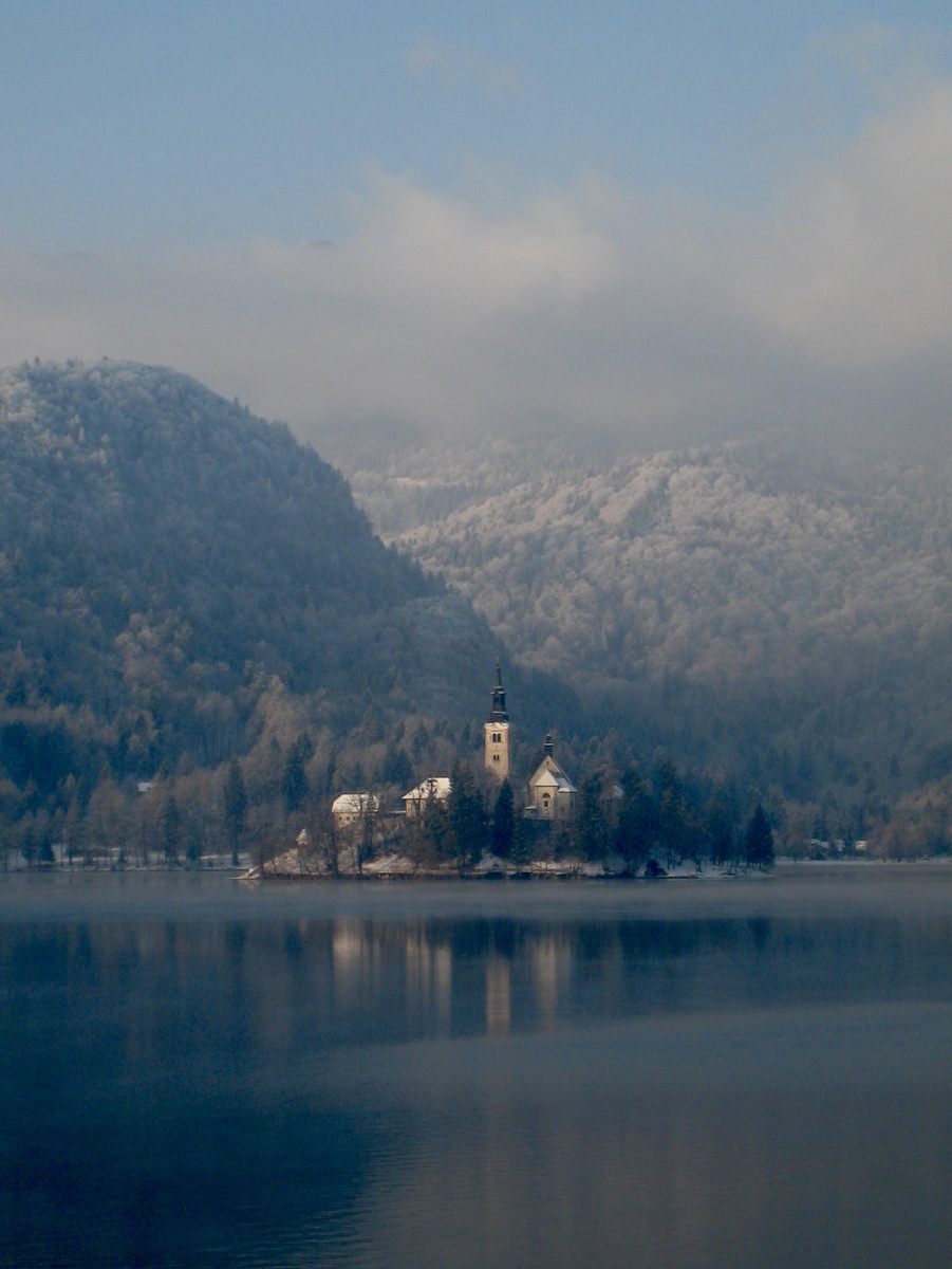Знаменитая церковь на острове. Фото автора 