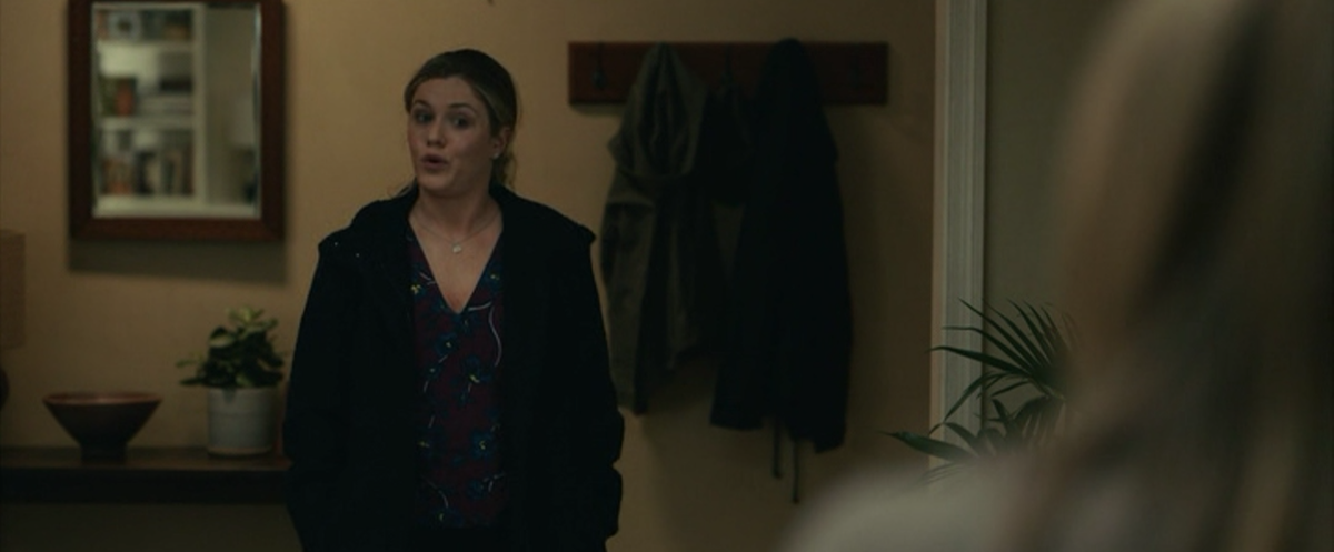 Эмили (в исполнении Харриет Дайер) | скриншот из фильма