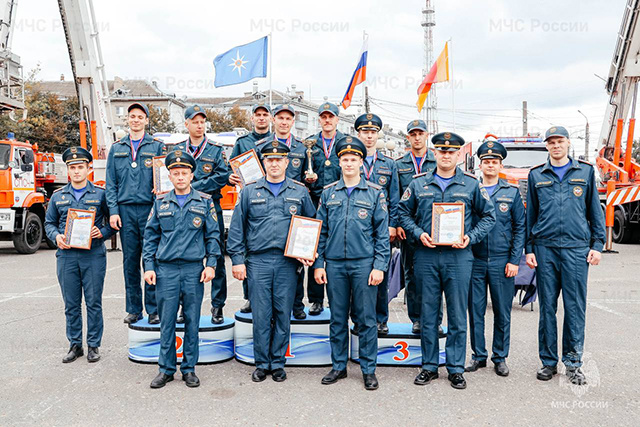 Вертикaльный вызов приняли пожарные Твери