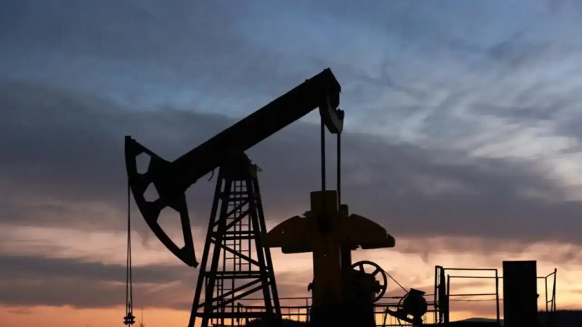    Добыча нефти.