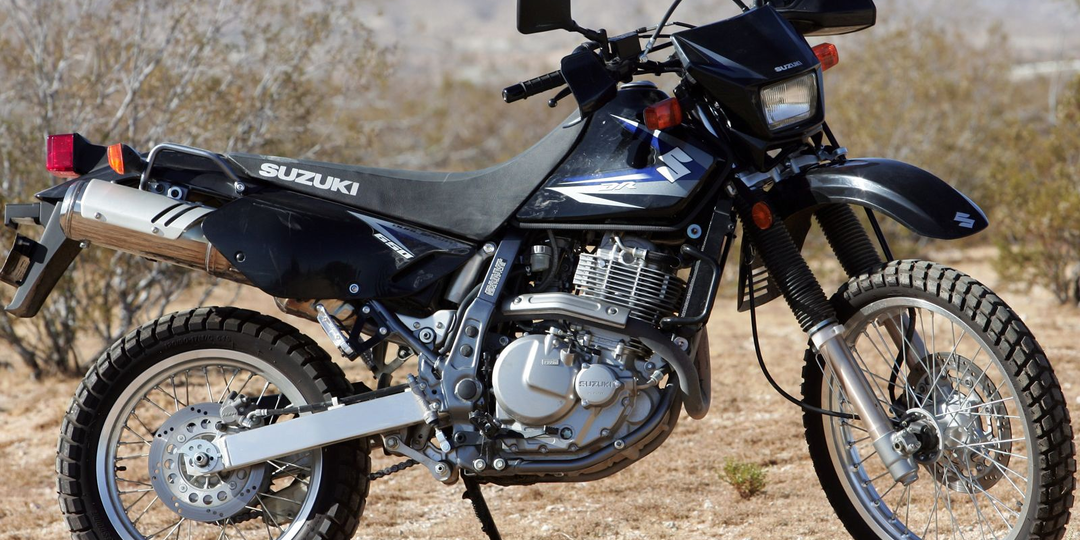 Suzuki DR650: жива ли легенда, или пора в музей?