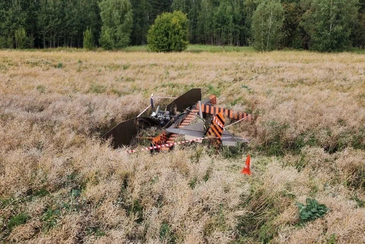   Пилот, который был в кабине один, погиб мгновенно.