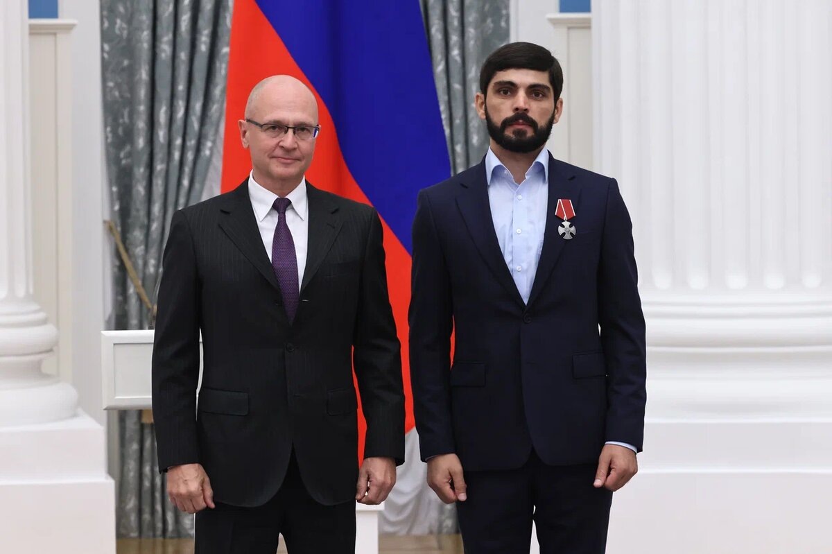 На фото: Сергей Кириенко и певец Джанго (Алексей Поддубный)