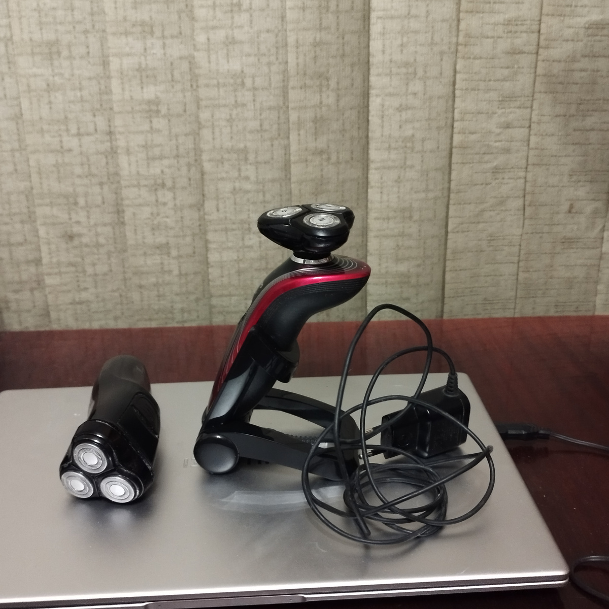 Перед тем как выбросить моих каждодневных  спутниц.