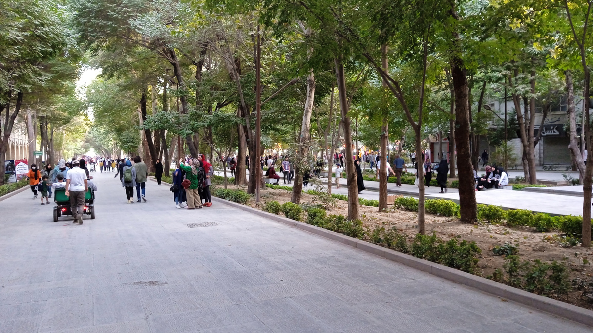 Исфахан: бульвар от площади Имама Хомейни к мосту 33 арок