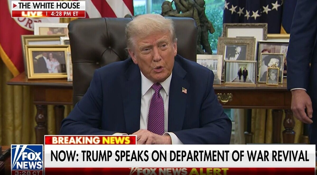Дональд Трамп 5 сентября подписал указ о переименовании Министерства обороны США в Министерство войны. Фото: Стоп-кадр видео/Fox News