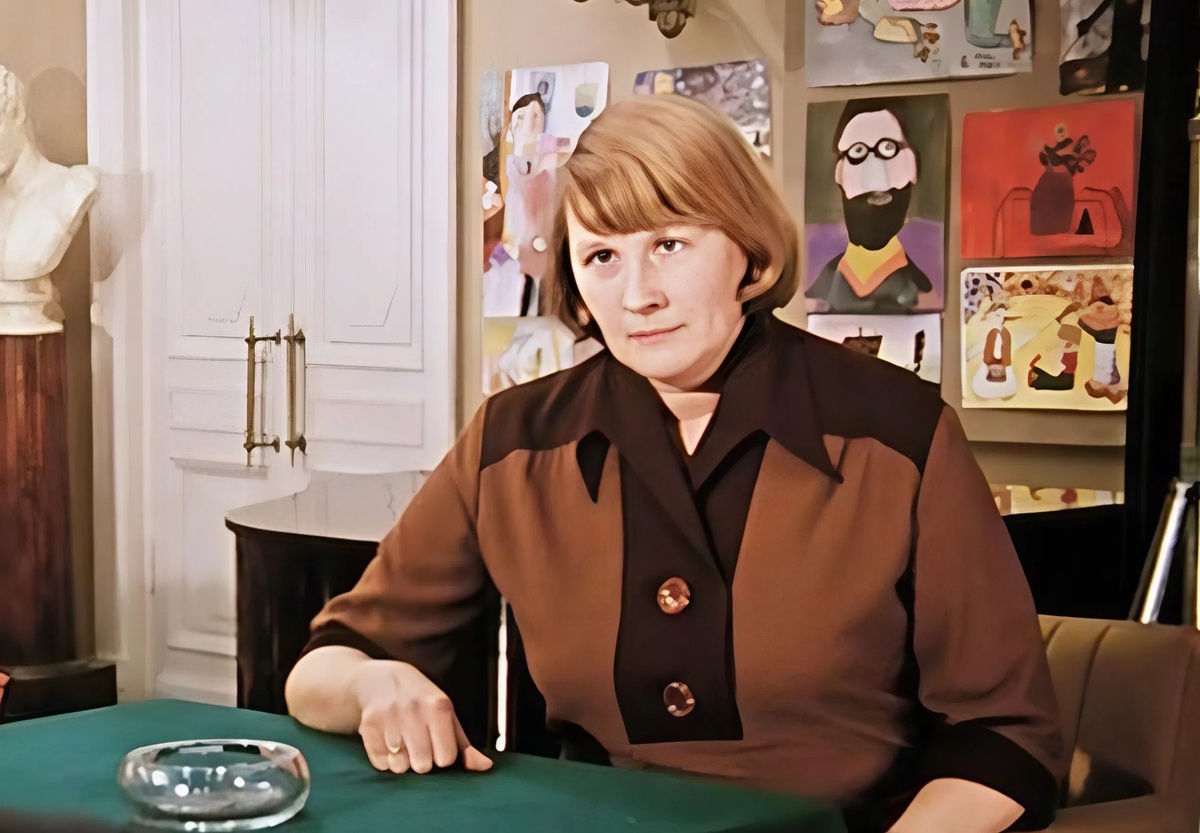 Людмила Иванова в фильме "Служебный роман"