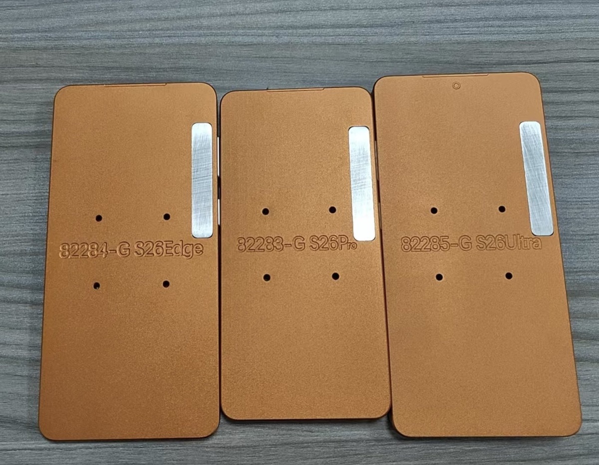 Фото: Sonny Dickson  📷
