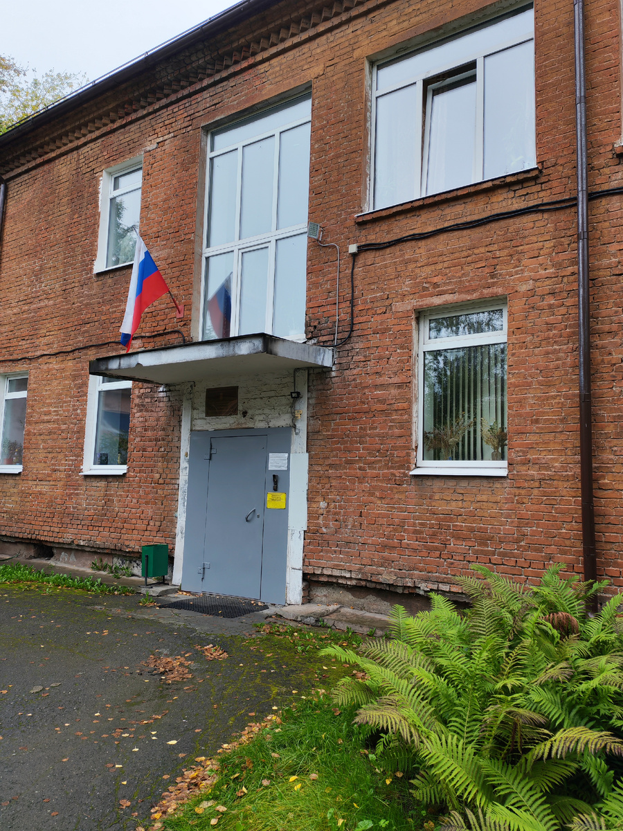 Здание художественной школу на улице Учительская