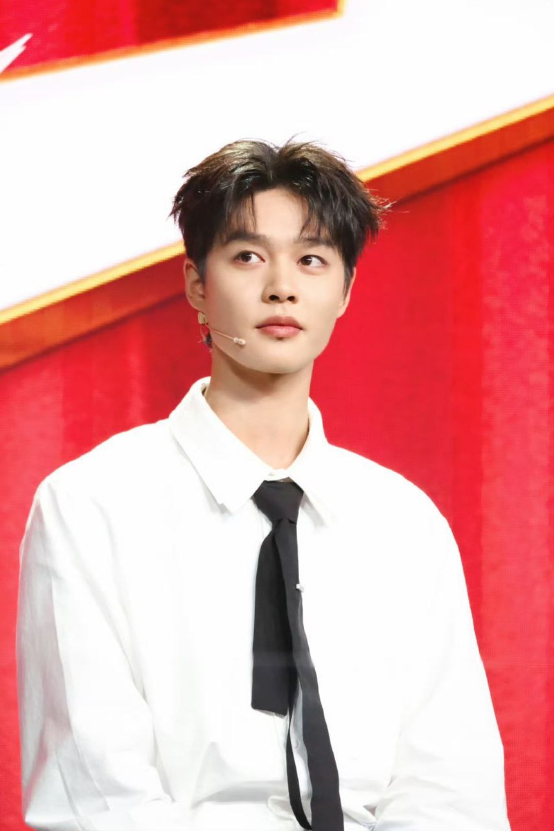 Актёр Кэ Чунь, 24 года...