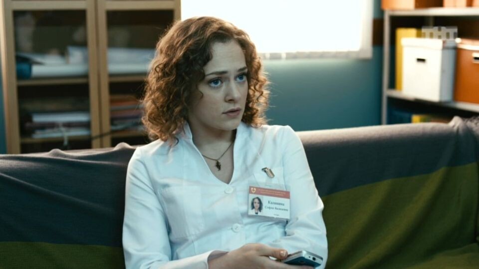    Аглая Тарасова. Источник: кадр из сериала "Интерны" (2010-2016), телеканал ТНТ