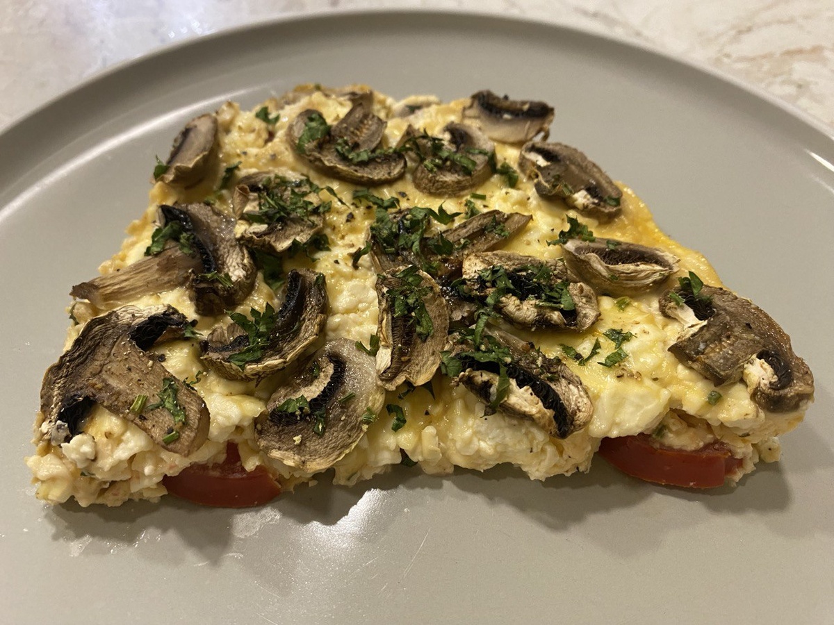 Пицца с грибами, сыром и твором. Фото автора