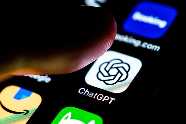    OpenAI анонсировала планы по усилению защиты пользователей ChatGPT, особенно в кризисных ситуациях и для подростков.   
Фото: © Matthias Balk / dpa / www.globallookpress.com