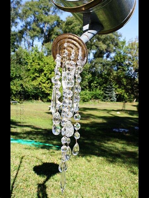 лейку можно превратить в "застывший" водопад (яндекс фото)