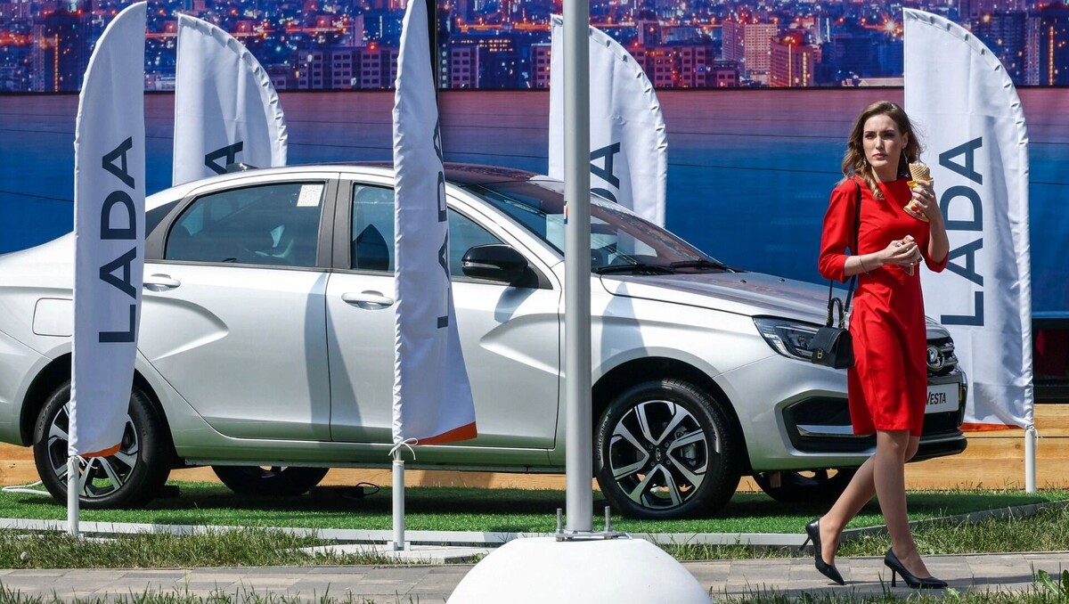 Lada Vesta переживает спад продаж. Фото: Валерий Шарифулин/ТАСС