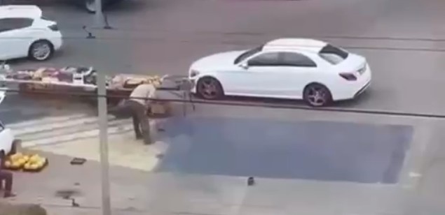  Мигранты взяли серу краску и закрасили переход. Телеграм-канал "Нетипичный Ставрополь"