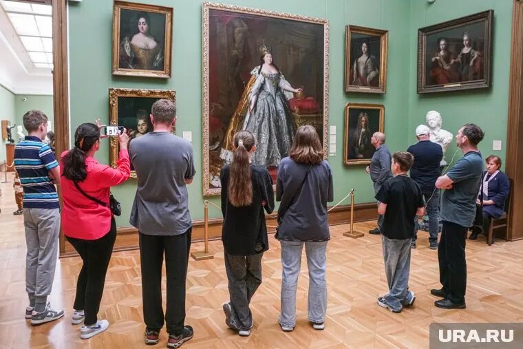 Из здания оперативно эвакуировали людей
Фото: Немышев Вячеслав © URA.RU